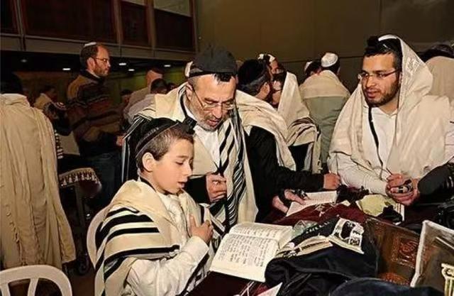 现在世界上不希望中国强大的不是美国人。也不是西方白人。因为他们知道中国强大也不会