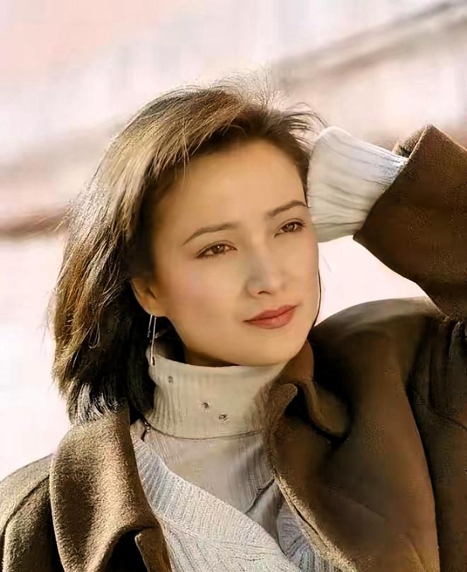 红颜薄命，何晴走了，美人迟暮太可惜何晴去世了，真的，太突然了，六十一岁啊，好多