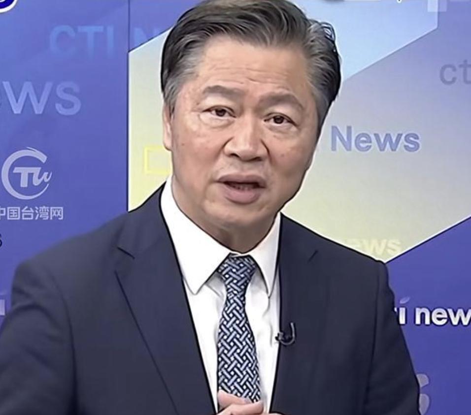 赖岳谦都笑了，当初美国提出收货轮靠港费，是华裔商务代表戴琪提出来的。她的想法