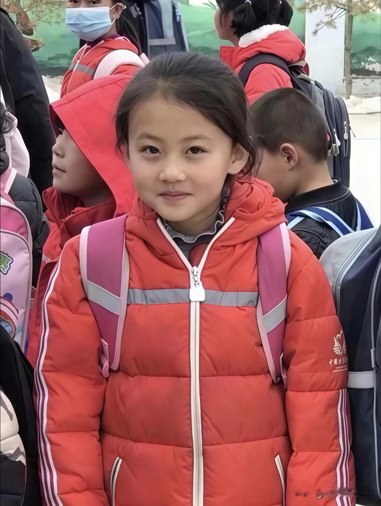 当年拒绝百万签约的6秒微笑女孩，现在活成这样了互联网时代的流量来得猝不及防，