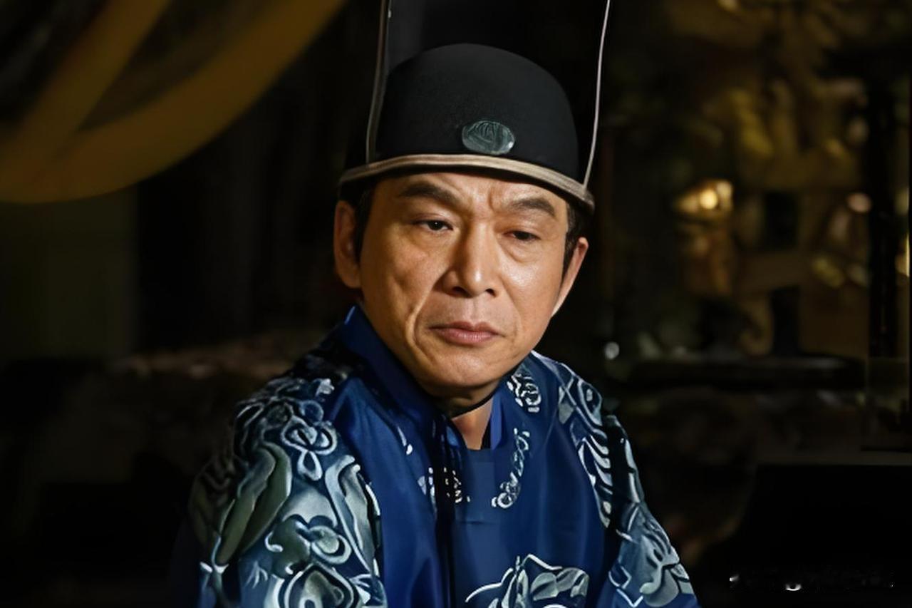 762年，宦官李辅国闯进唐肃宗李亨的寝宫，当着他的面，薅住张皇后的头发往外拽。张