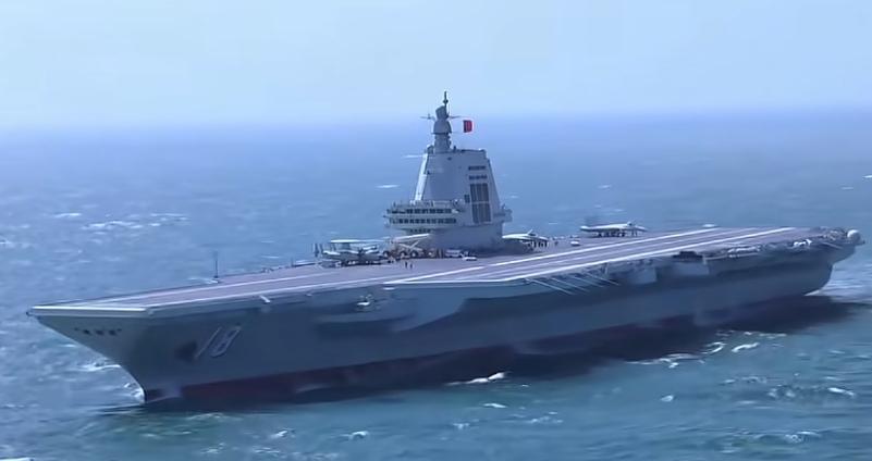 据报道，目前香港一众社会团队正发起请愿，希望中国把第四艘航母命名为“香港号”。