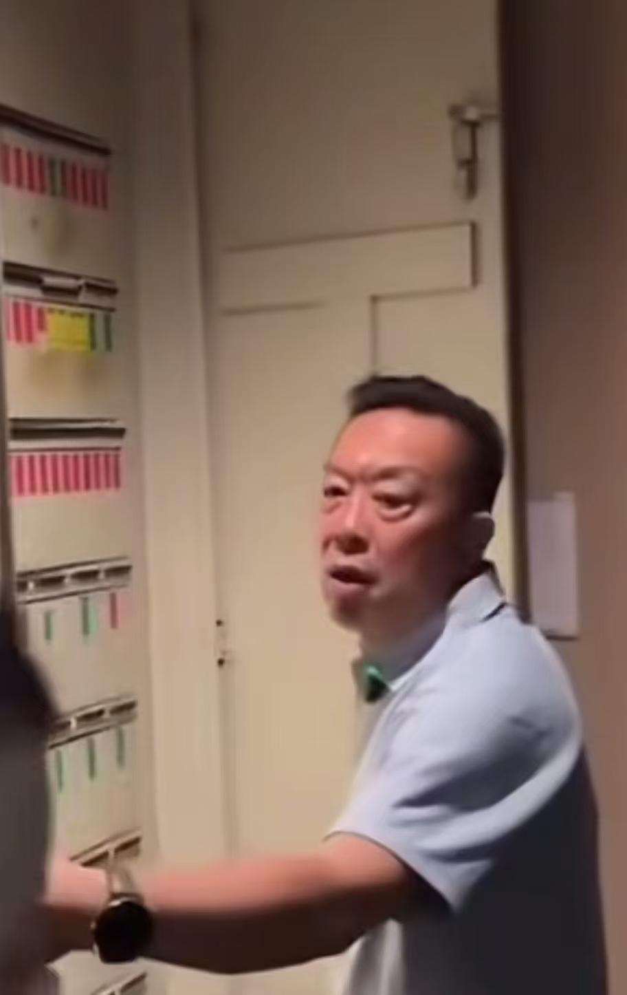 西贝老板突然清空所有很有意思巡视视频，遗憾。比起西贝预制菜，我更喜欢看贾老板的行
