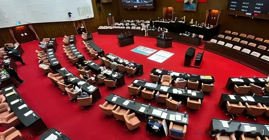 “中天条款”三读通过，可以继续使用52台，但大概率岛内所谓的行政机构会不副暑不执