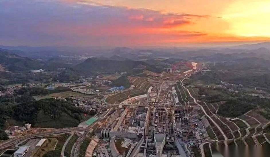 万科一个涨停，多少人又嗷嗷叫着冲进去了？哥们儿，别傻了。一根柱子，撑不起一座