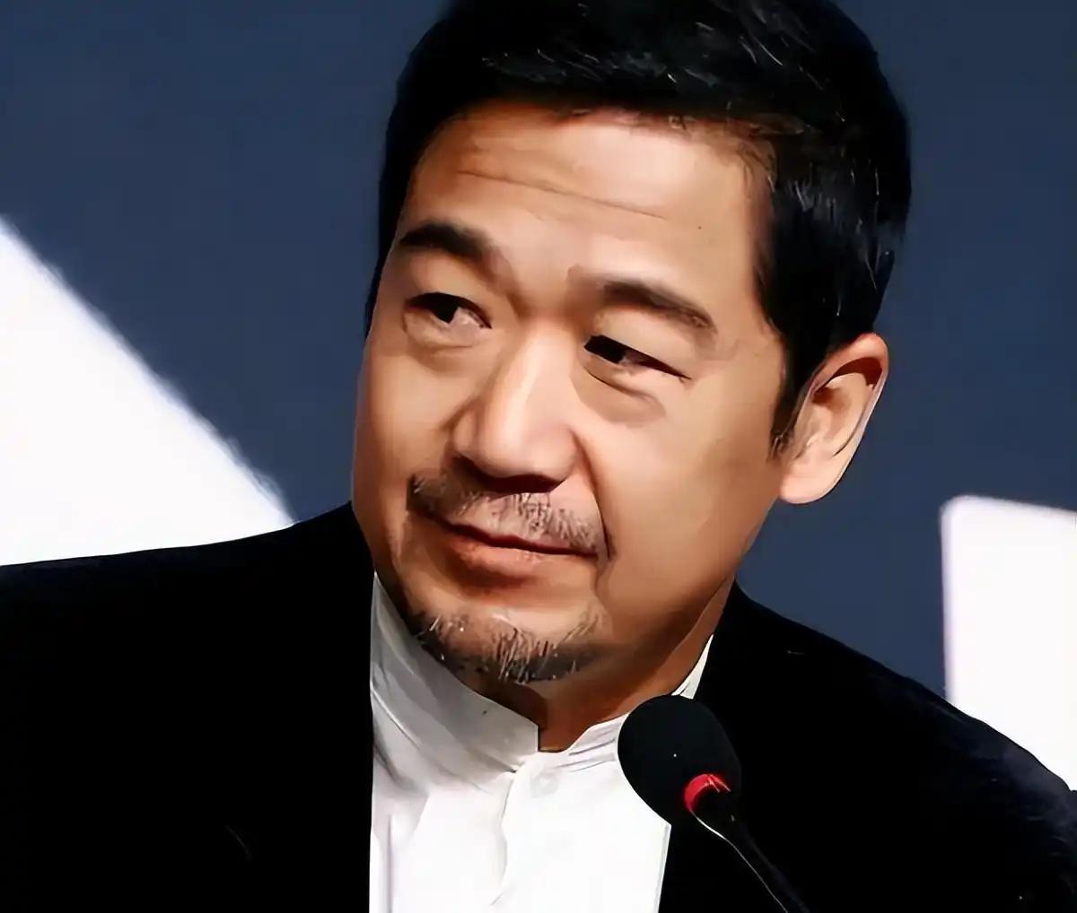 2013年，华谊兄弟以2.52亿买下张国立影视公司，唯一条件就是张国立需签订为期