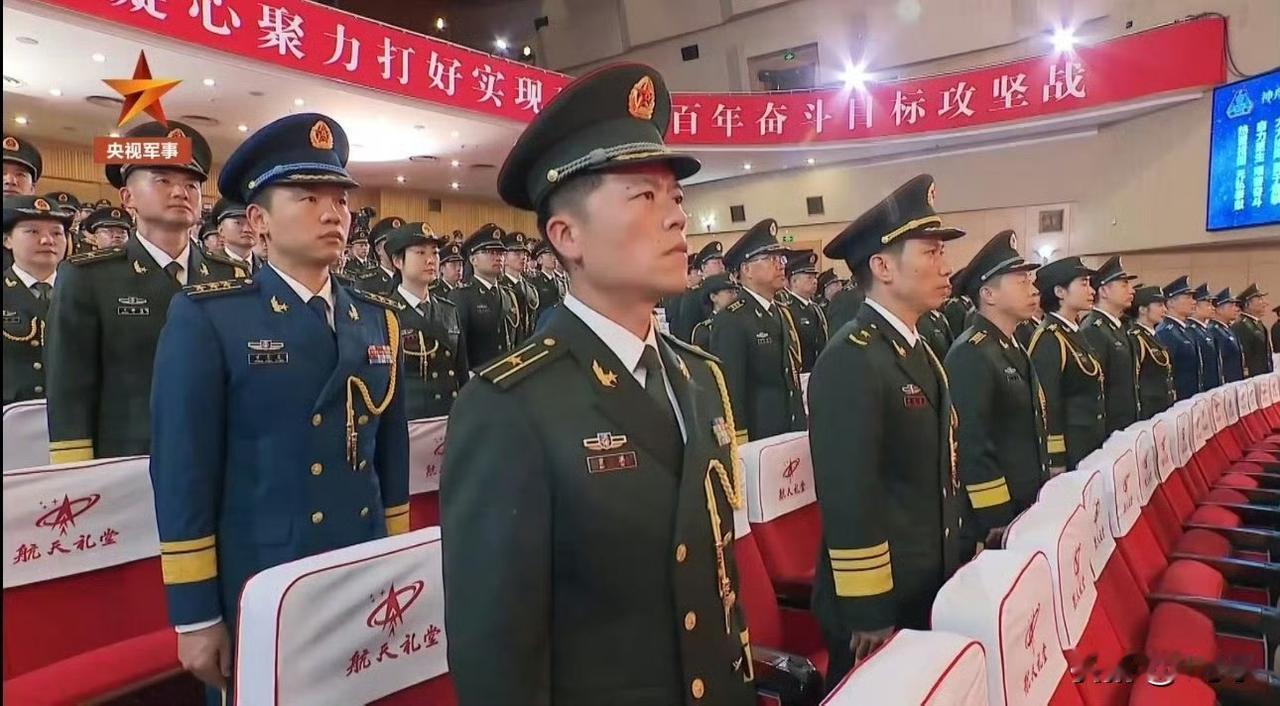 汤少将，你好！他是我国第二批航天员，曾执行神舟十二号，神舟十七号两次载人航天任