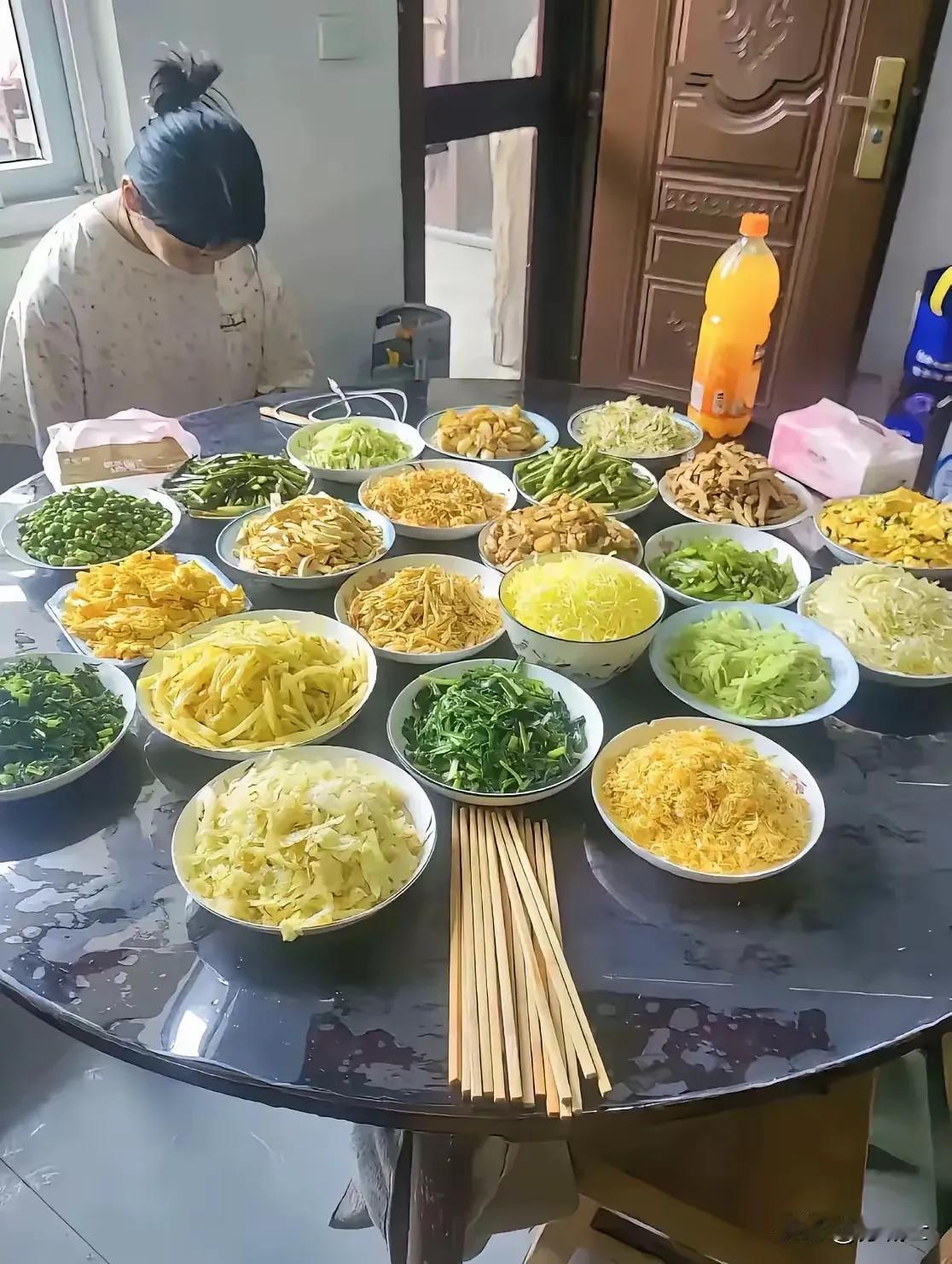 能做出这一桌菜的人真不知道你咋想的？来者都是客这也太不懂人情世故了