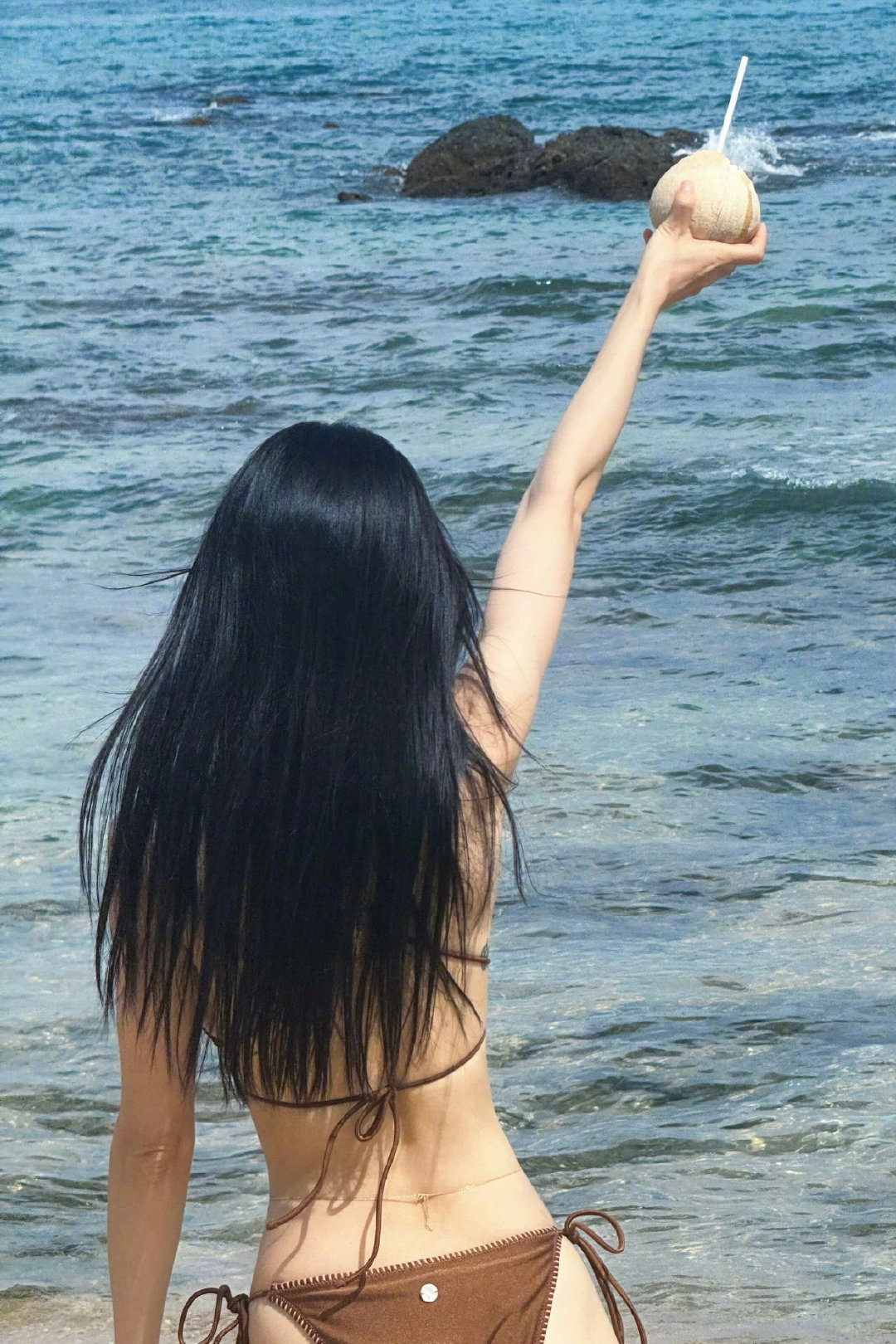 张俪好身材，泳装穿搭大长腿#张俪#​