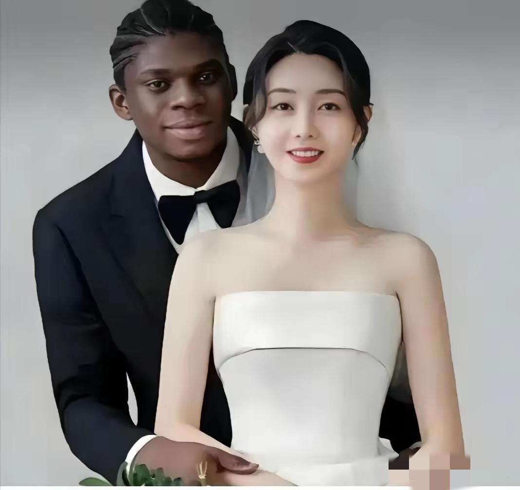 中国男性和非洲男性有啥区别?非洲媳妇毫不避讳,直接道出差异。在花钱上,非洲男性