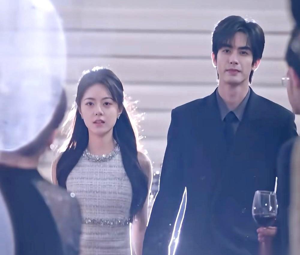 终于想明白了，为什么聂曦光一出场，就能给林屿森把面子挣得足足的。一开始我也纳闷