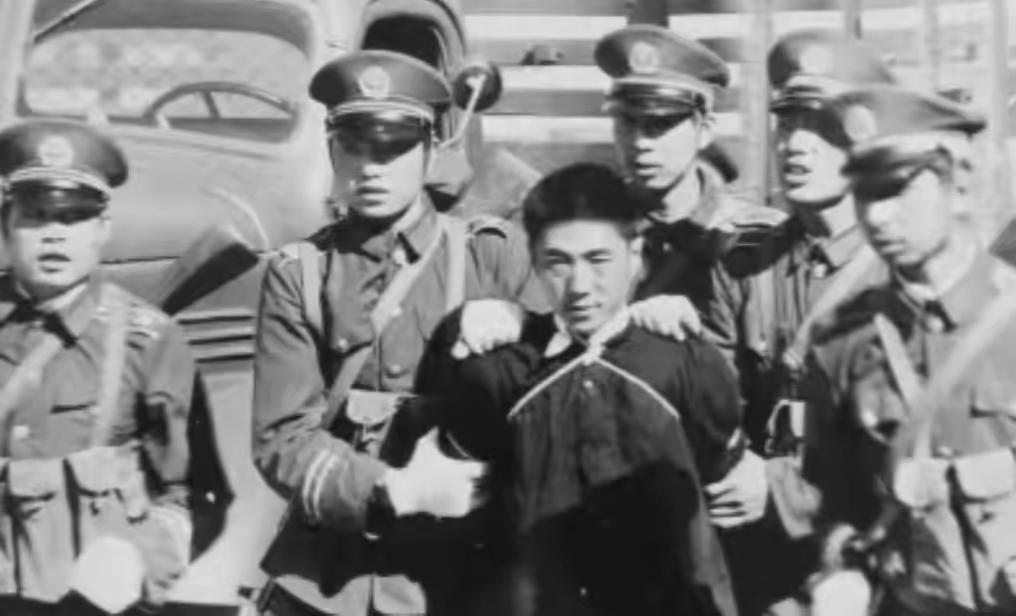 1979年，青海，一个17岁少年被连捅14刀，凶手当众叫嚣：“我爸是干部，我肯定