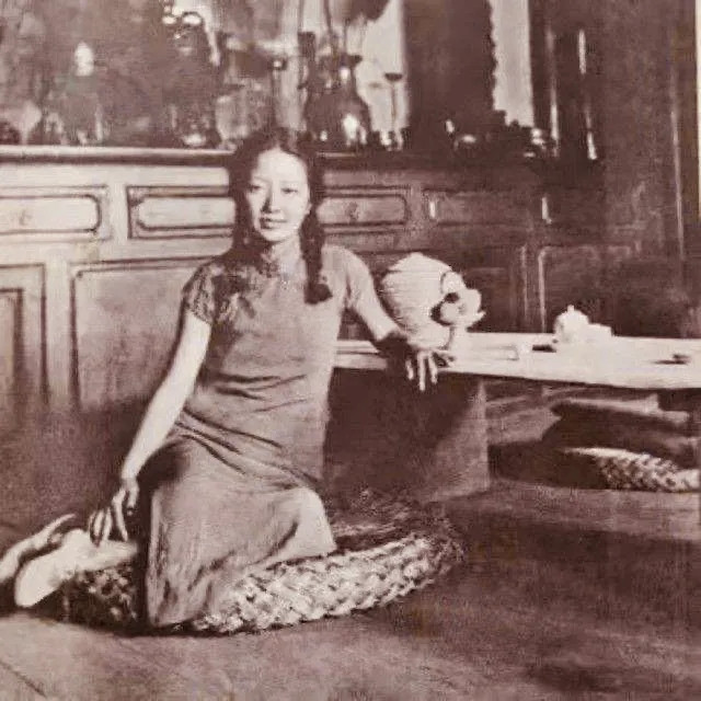1921年，36岁的陆英生下第14胎，结果因拔牙血流不止，不幸死在产房。去世不到