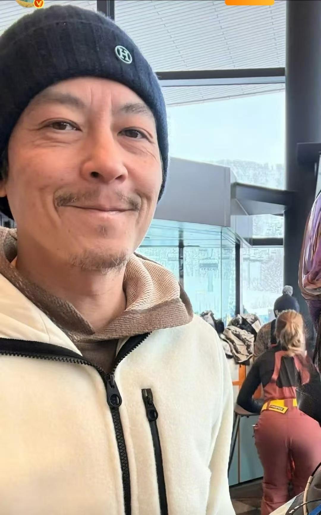 不是胡须的浓密型选手就不要留胡子,赞同吗