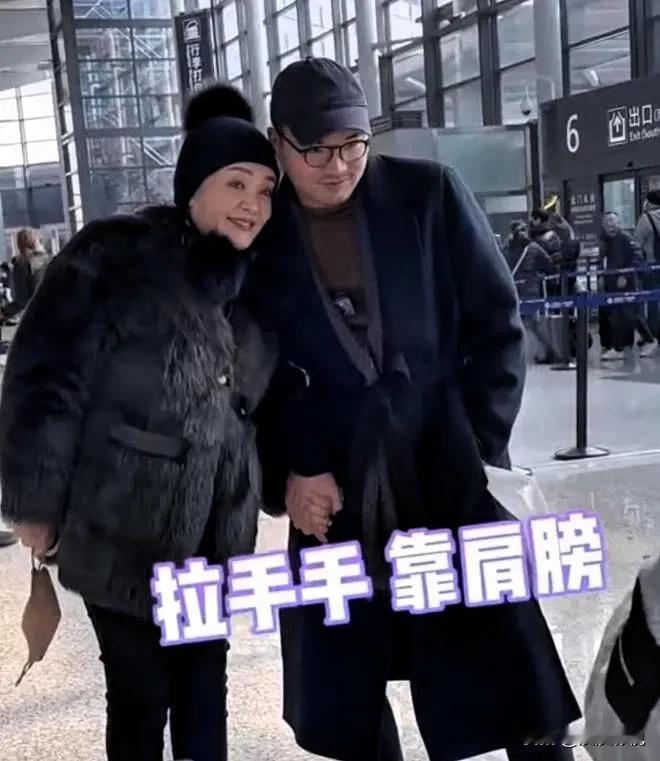 兰姐退了休带着男友到法国玩儿子接班家里孙辈都有人照顾兰姐最近正式不干了，说啥