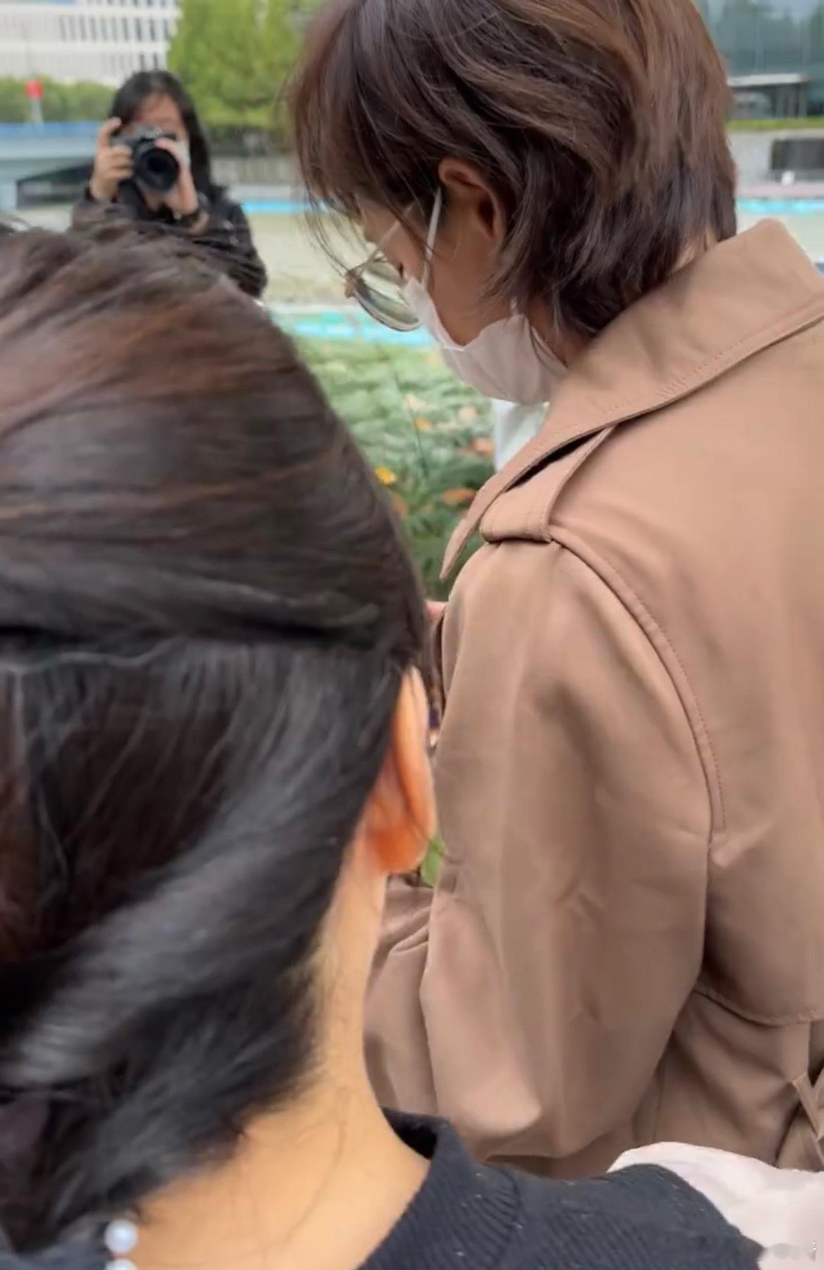 万茜这算怼粉吗，面对粉丝关心说“你管我啊…”​​​