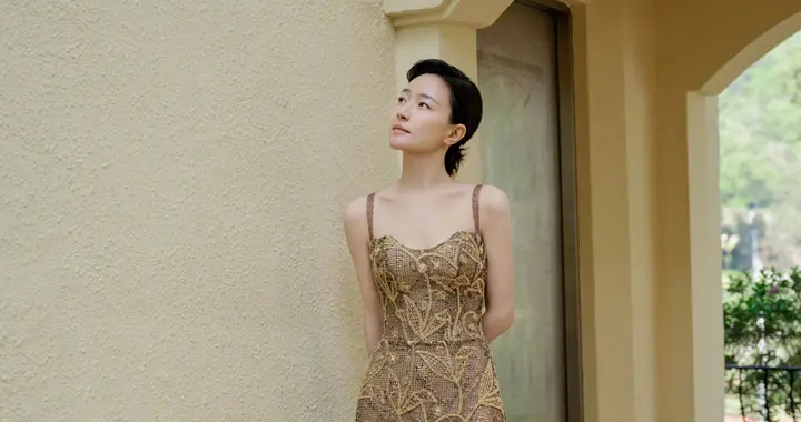 焦俊艳晒出美图,魅力四射引热议