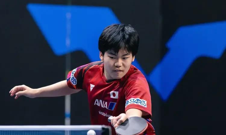 没想到在wtt中国大满贯首轮比赛，战胜薛飞晋级后，松岛辉空却被记者“贴脸开大”，