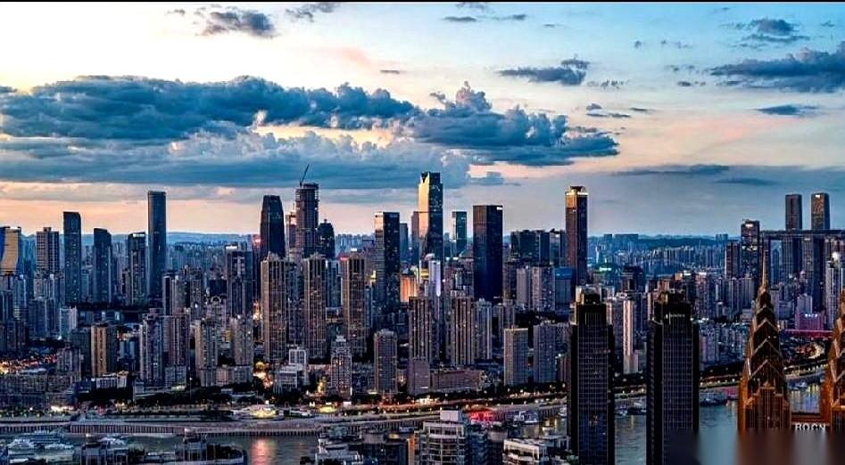 以前你们都盯着江北、渝北，觉得那里才是宇宙中心。结果呢？真正闷声发大财的，是