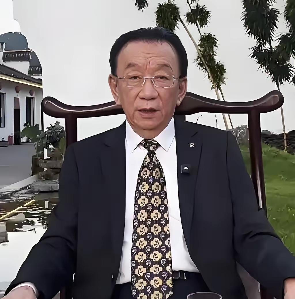 侯耀华亲口承认，他借过德云社两个人。一个栾云平，一个何云伟。他点名栾云平，说