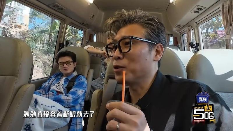 李乃文说王勉奔着新娘就去了邓超听见跳舞就来劲哈哈哈哈哈邓超对跳舞的执念有多深？