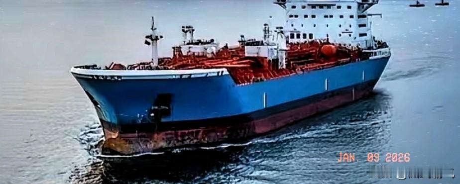 现在知道急了？晚了！1月7日美军在公海上的这波“神操作”——半小时内接连扣押悬挂