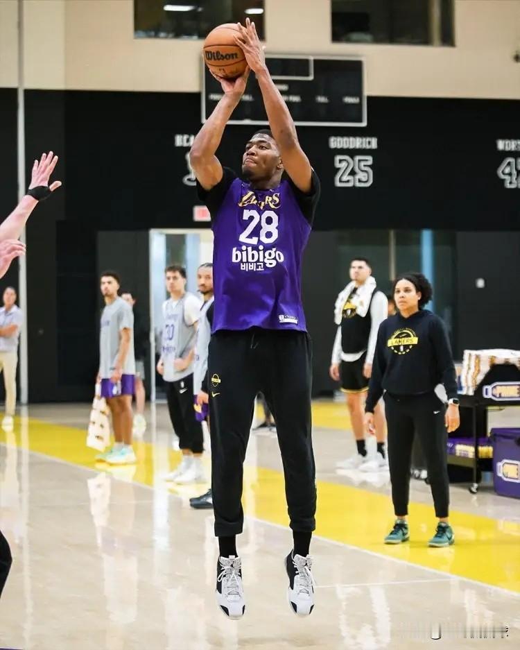 湖人大将八村垒真是无药可救了！在今天湖人主场以96：119惨败于火箭的圣诞大战中