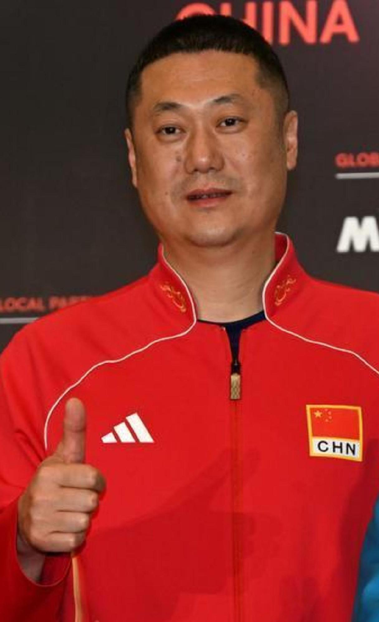 今晚对阵意大利，张籽萱竟然“消失”在14人名单里。说白了就是教练组怕这小孩被意大