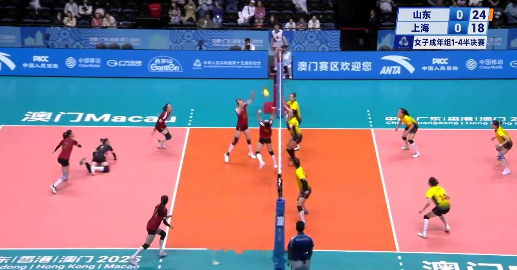 女排半决赛，山东女排1比0上海女排（25-19）