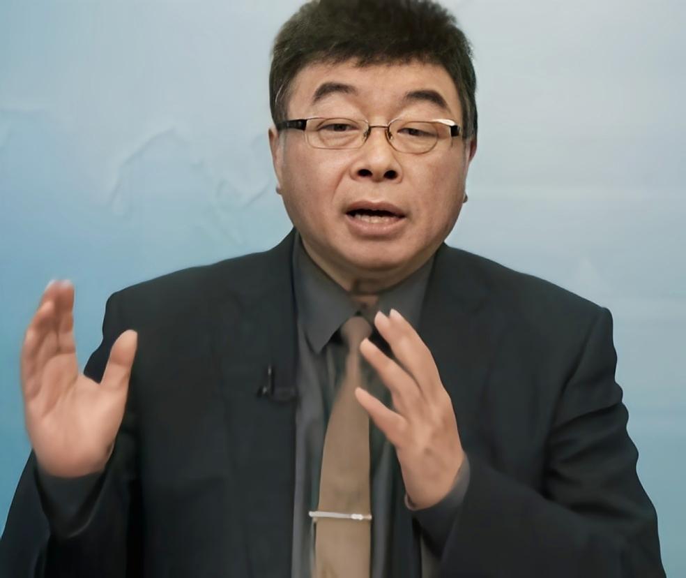 邱毅断言国民党党主席人选不用看了，这个人一定当选。他说：我对国民党太了解