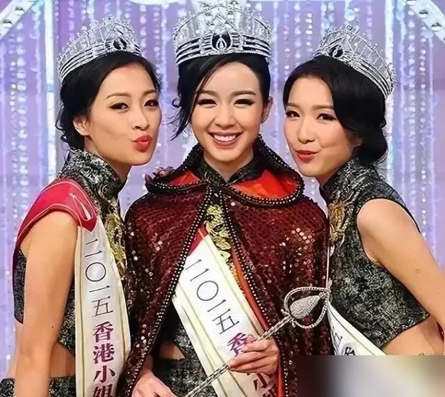 2015年港姐季军郭嘉文，刚把九龙塘的顶层豪宅卖了。2017年买这房花了1