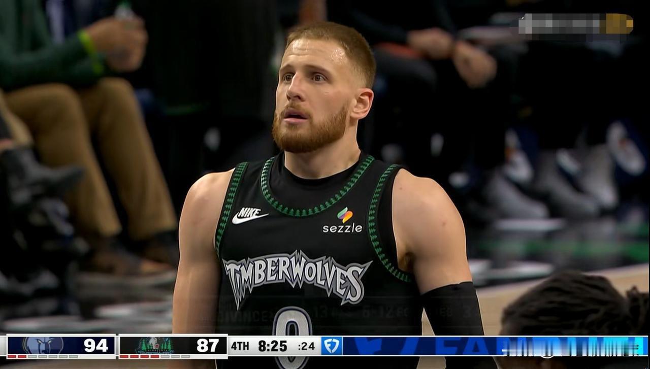 森林狼大将迪文岑佐真是竭尽全力了！在今天森林狼主场以110：116不敌灰熊的比赛