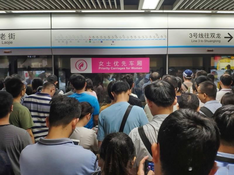 这个世界上很多人除了会道德绑架，其余的确实是啥也不会，所以你指望他们能够