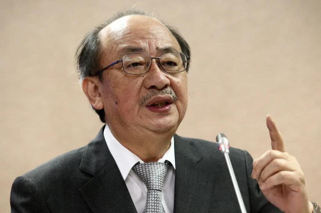 大罢免投票日临近，柯建铭的口号从“大罢免、大成功”再到今天的“彻底打倒国民党”！