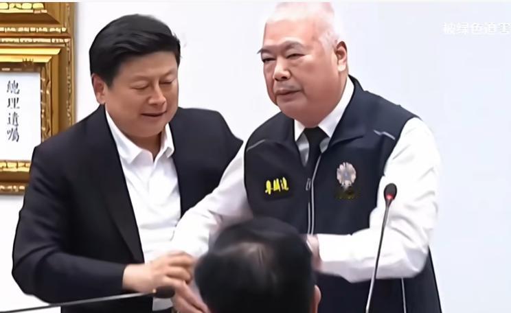 今天在国民党中常会上出现了非同寻常的一幕，副主席兼黄复兴主委季麟连居然针对韩国瑜