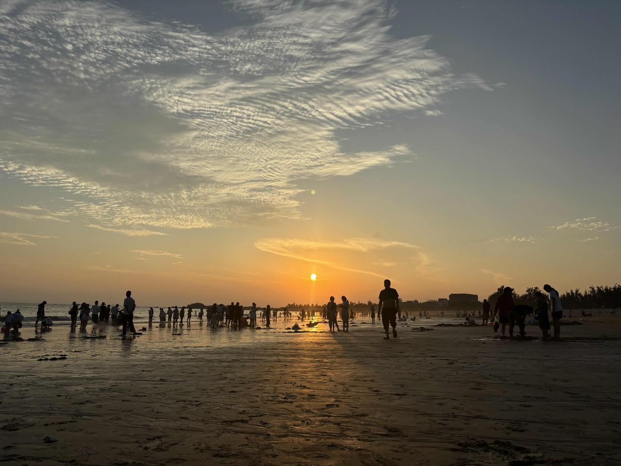 NBA本赛季目前三大冤大头球队，球队成绩排不进前六，可奢侈税一分不少。如：勇