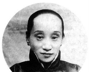 1909年，鲁迅对原配朱安说：“日本有一种小吃很好吃。”话音未落，朱安忙说：“是