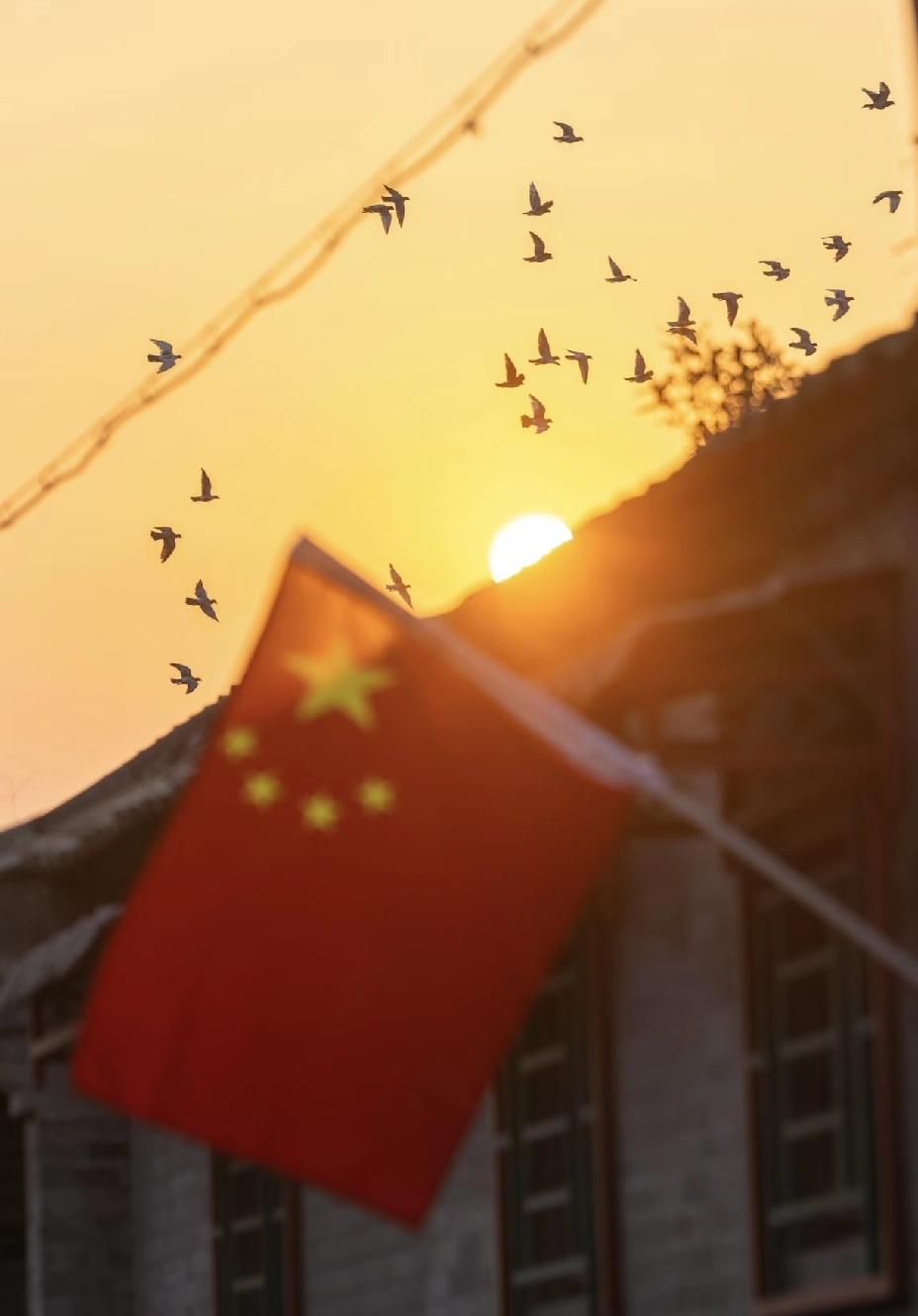 今年国庆我发现一个挺有意思的变化：不是大家不爱出去玩了，也不是大家没钱，而是突