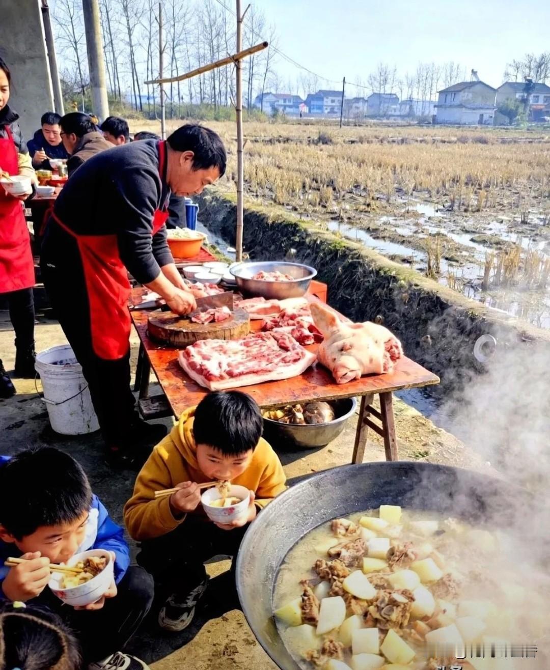 重庆杀猪宴爆火碾压春晚！烟火气完胜精致舞台，这才是过年该有的样子重庆合