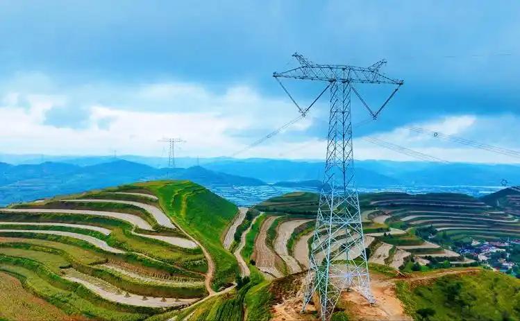 中国电网负债4万亿，为何却坚持不涨价？大家首先搞明白一件事：这4万亿不是经营