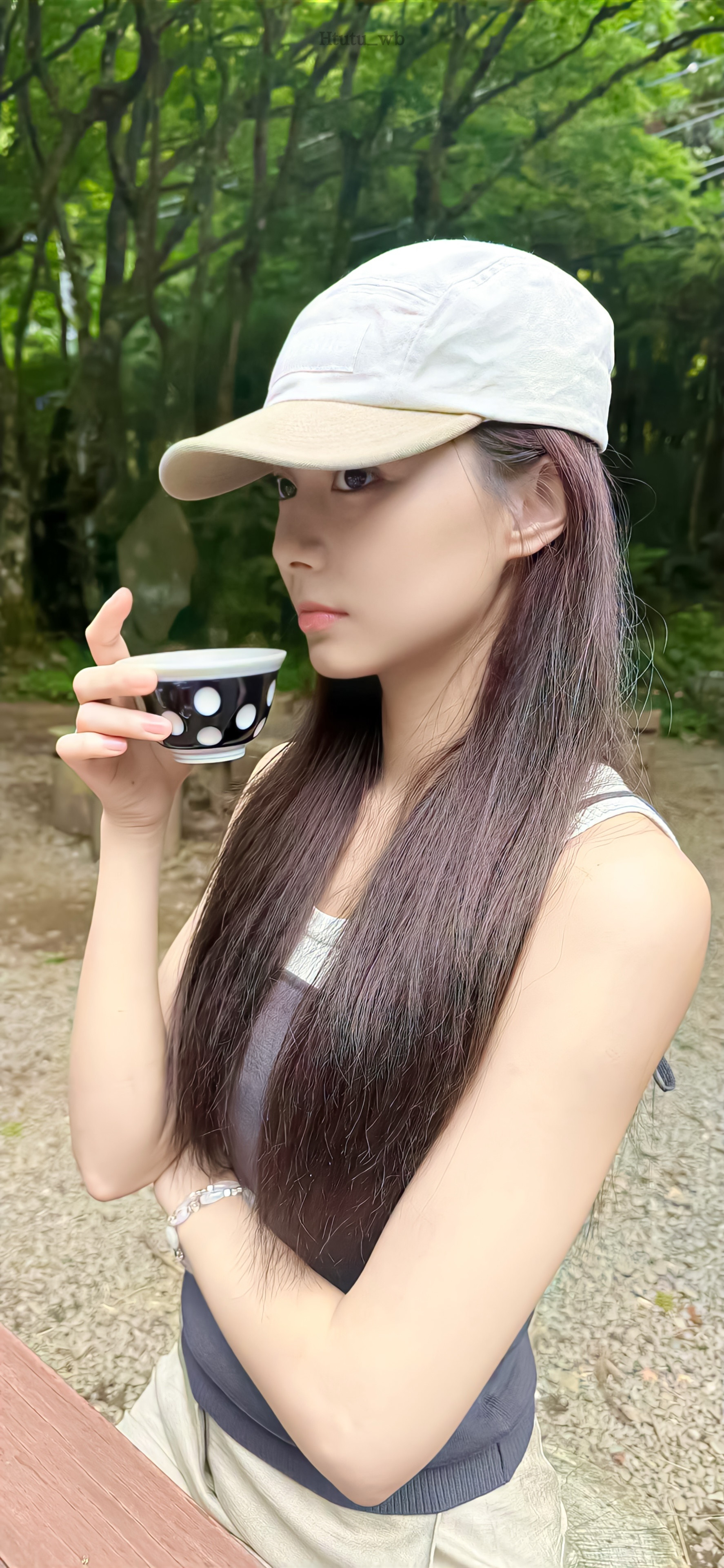 周子瑜壁纸更新啦～🧸🌊​​​