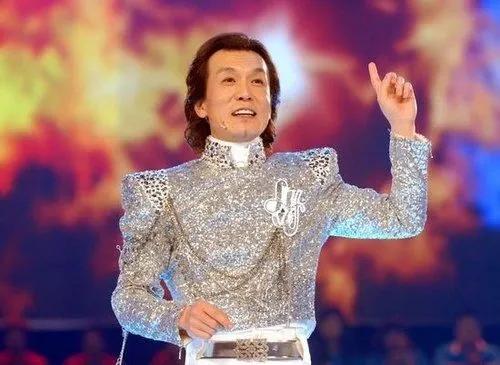 李咏怎么也没想到，自己离世7年后，23岁的女儿就走上了一条特殊的路。李咏还在