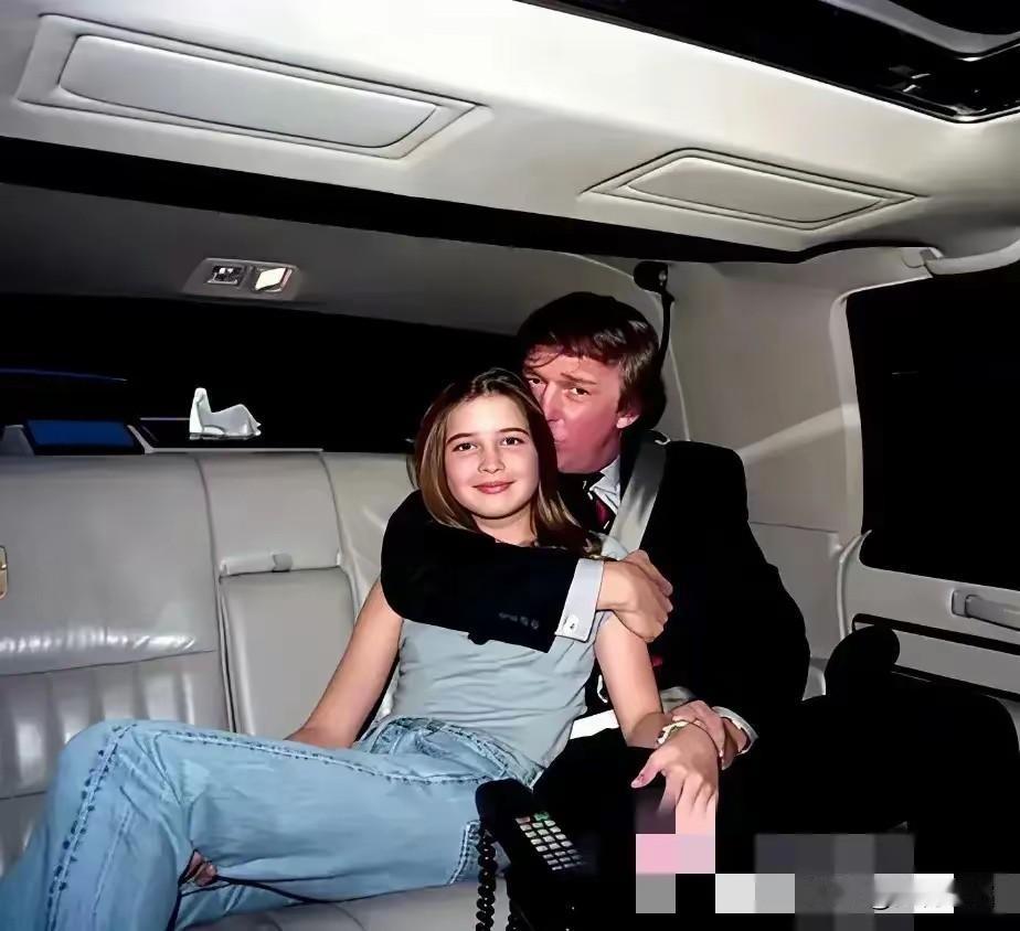 这是一段非常精彩的采访当时还是纽约地产大亨的特朗普接受采访时表示，“我认识杰夫