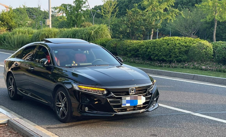 雅阁锐智5000用车感受先说一下用车感受:整体给我的感觉还不错!!!外观还有