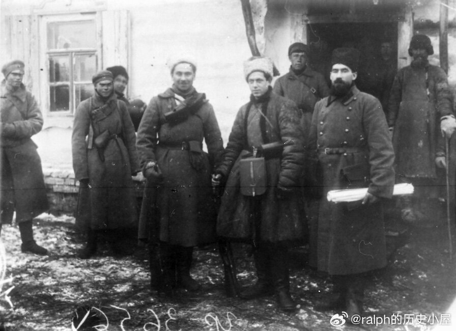 1920年红军西南方面军指挥官，居中是И.Э.Якир亚基尔，1919年11月至