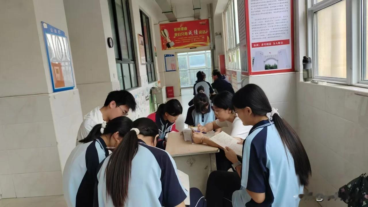 有一次，和尖子班数学老师交流，说起了班里有些孩子，为什么比较简单的数学题都容易出