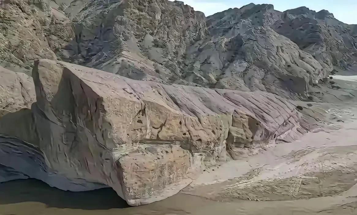 棺材山、哀牢山、钟馗岭、阎王路、万人坑等等，光听这些名字就慎人，露营那里能有好吗