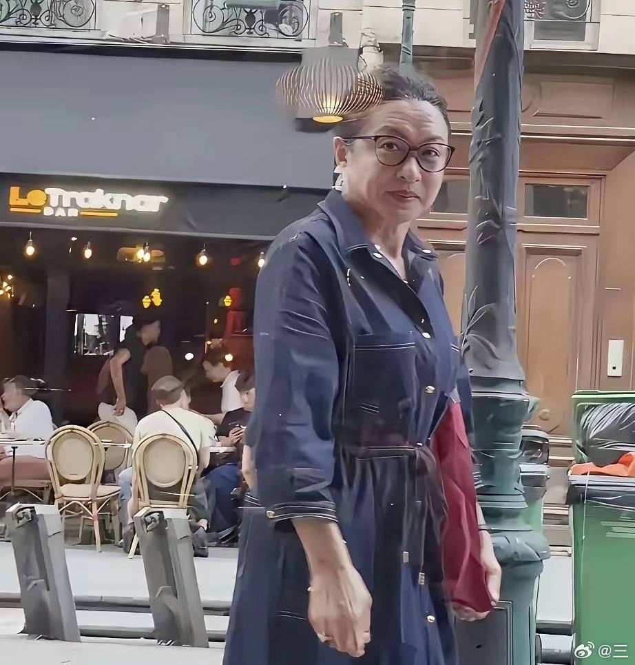 在英国街头的金星老师​​​