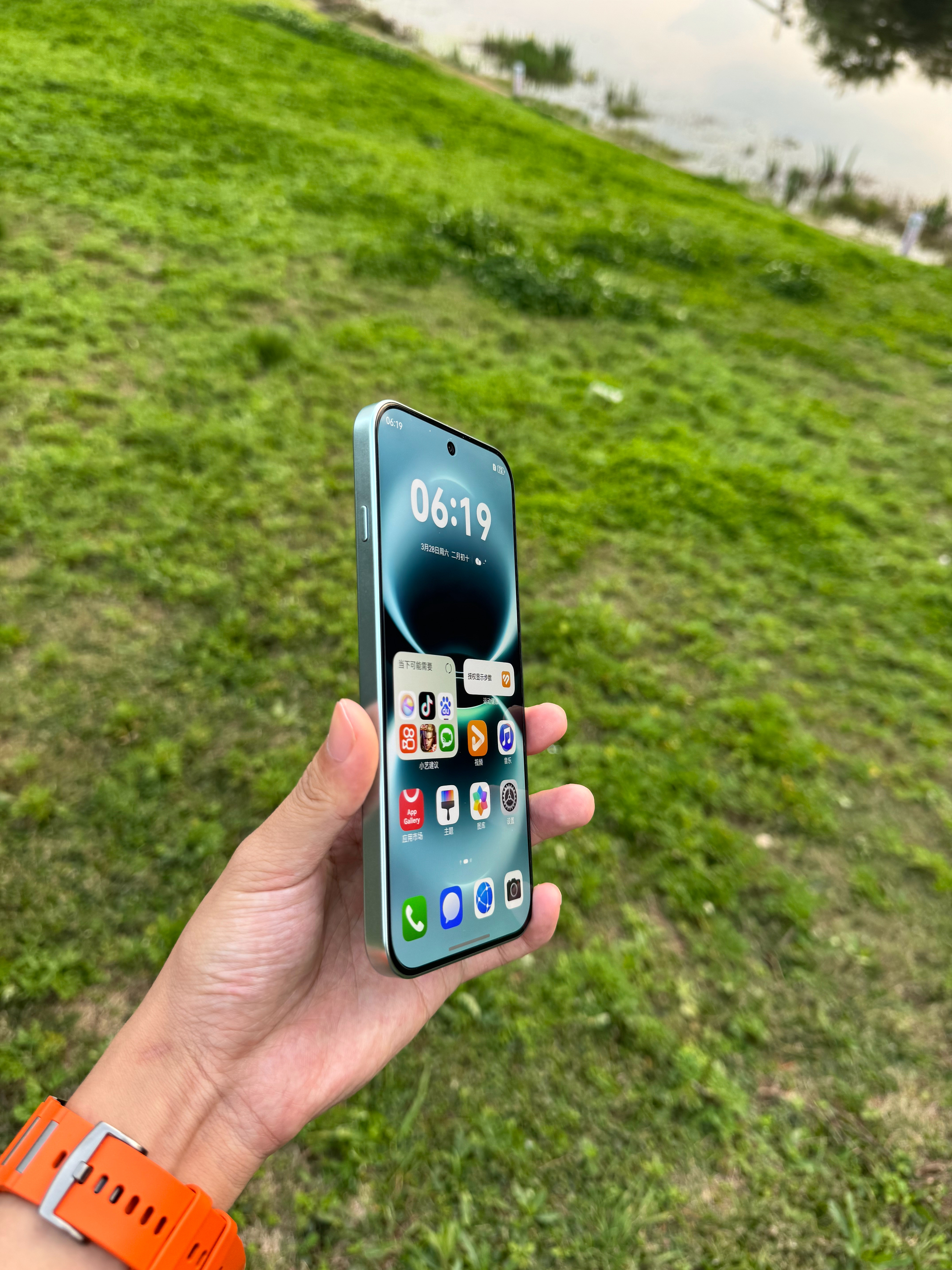 谁敢信这是一千多块的华为！