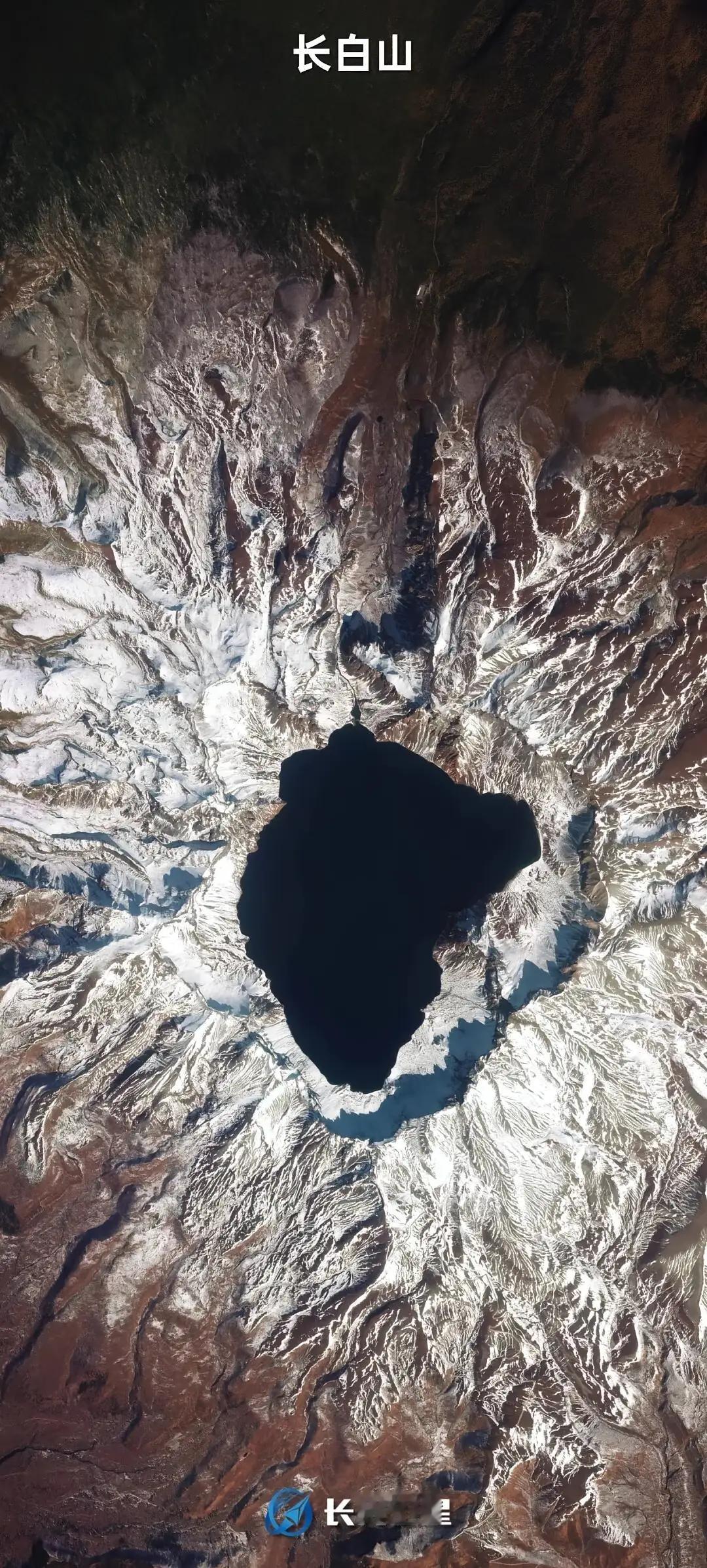 长白山天池卫星图！这个角度的长白山天池还是第一次见！天池，位于长白山主峰火山锥